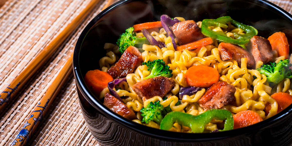 Macarrão oriental (lámen)