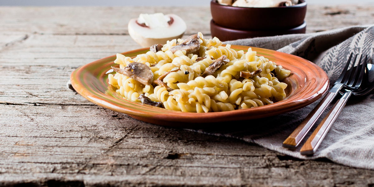 Macarrão ao creme de cebola (massa prática)