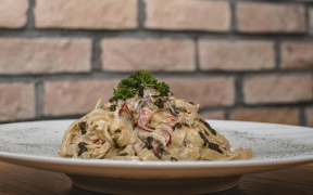 Macarrão ninho com molho gorgonzola (massa especial)