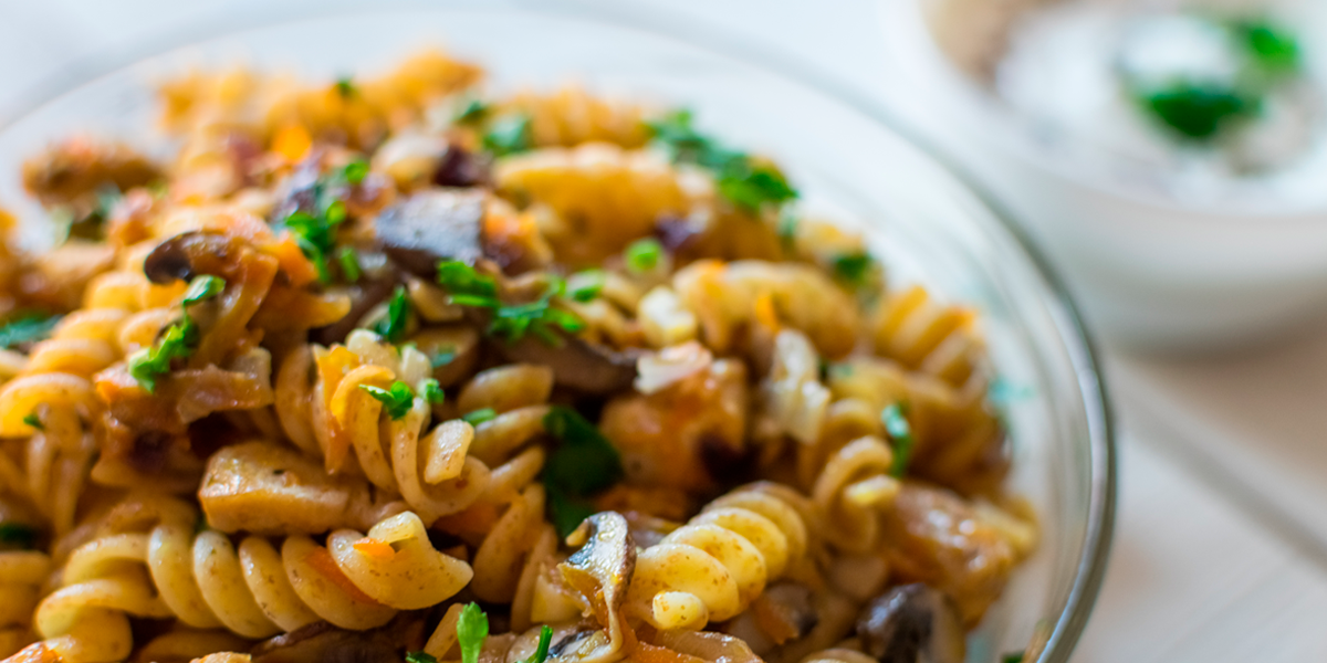 Massa ao molho de manjericão e orégano (massa equilibrada)