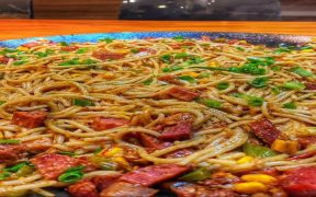 Macarrão na chapa (massa prática)