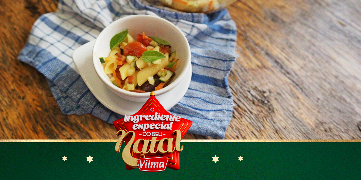 Salada de penne com tomate confit e abobrinha (massa prática)