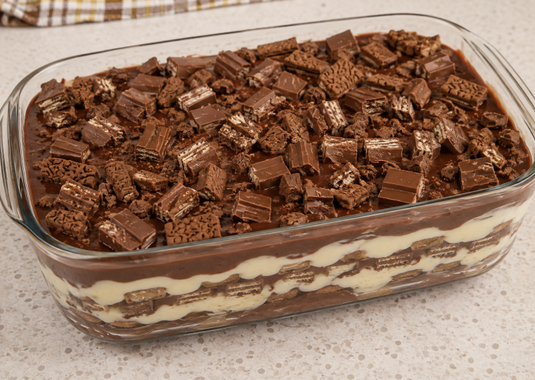 Pavê de chocolate com biscoito Maisena