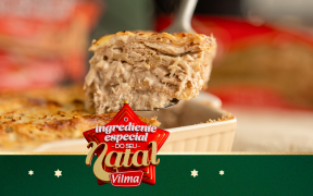 Lasanha ao molho de cranberries recheada com peito de peru